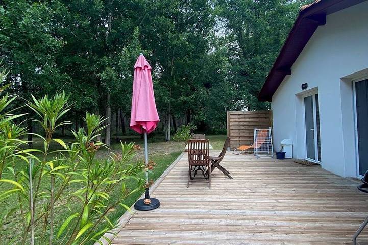 Ferienhaus für 3 Personen, mit Terrasse und Garten sowie Pool, mit Haustier - 1