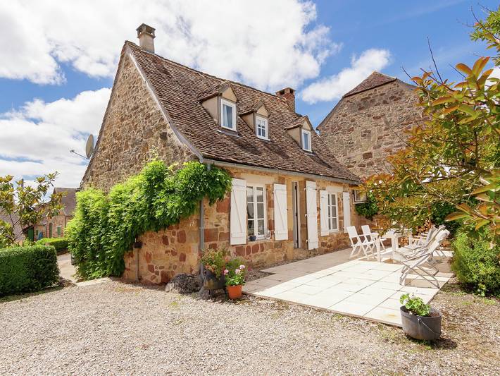 Gîte pour 4 personnes, avec Terrasse ainsi que Jardin et Piscine