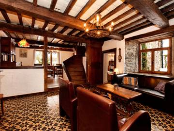 Gîte pour 9 personnes, avec terrasse et jardin, animaux acceptés à Tenneville