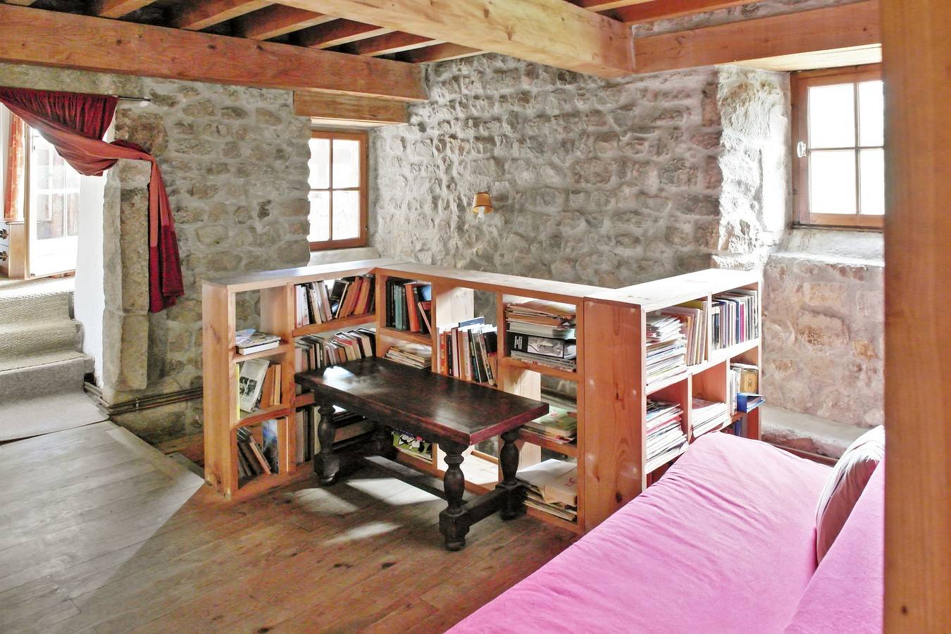 Casa encantadora en Saint-Basile con jardín y chimenea in Saint-Basile, Parc naturel régional des Monts d'Ardèche