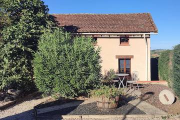 Gîte pour 2 personnes, avec jardin et terrasse à Aussac