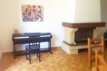 Location de vacances pour 9 personnes, avec terrasse et jardin à Pontault-Combault