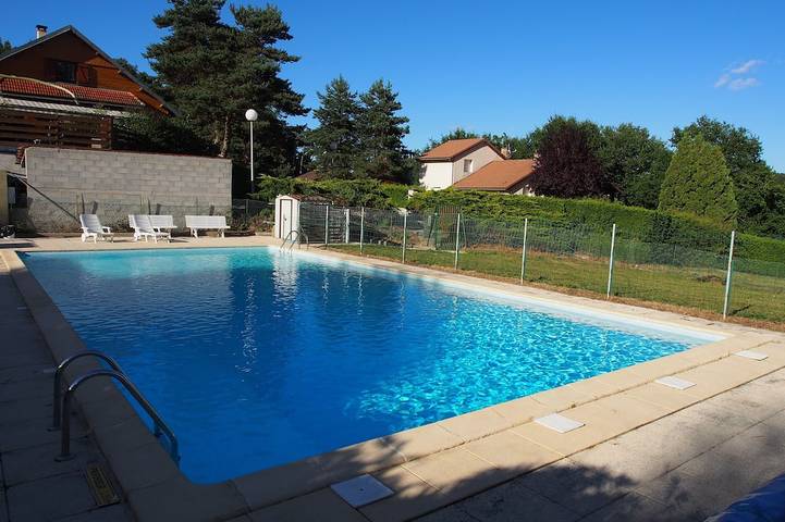 Gîte pour 7 personnes, avec piscine et jardin, animaux acceptés dans Lac de Saint-Étienne-Cantalès - 4