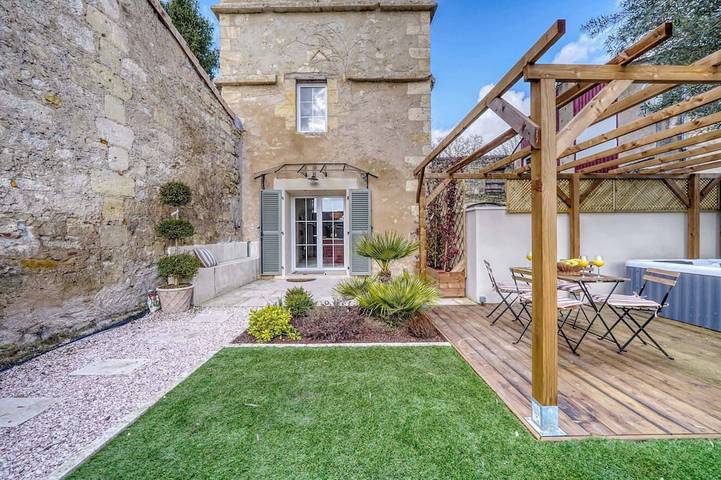 Château pour 4 personnes, avec jardin et jacuzzi