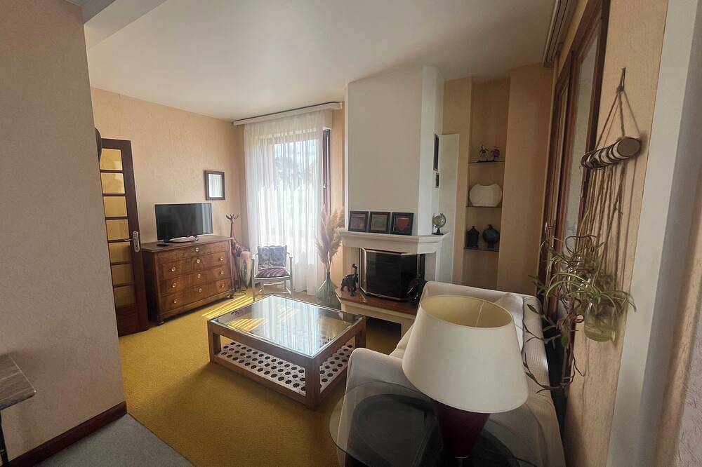 Maison de famille aux portes de Dinan et à 30’ des plages in Lanvallay, Région de Dinan