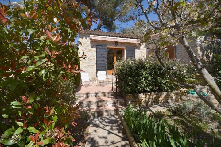 Location de vacances pour 2 personnes, avec terrasse à Ceyreste - 2