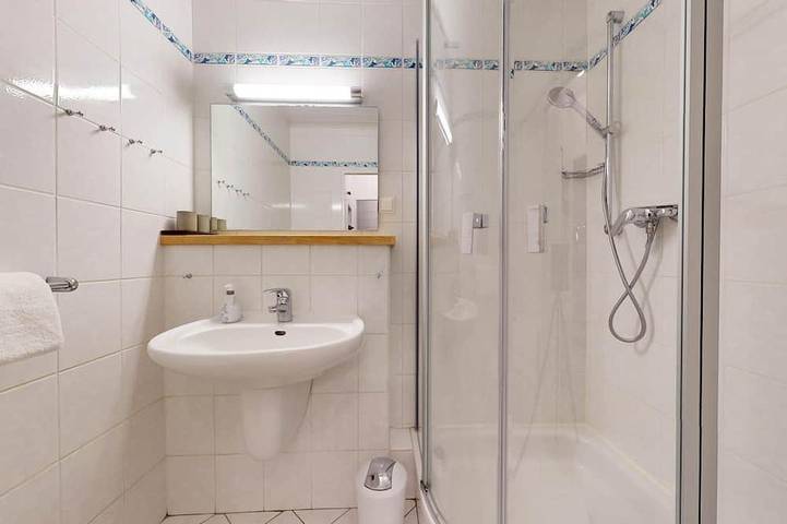 Ganze Wohnung, Modernes 1-Zimmer Apartment mit Balkon und hochwertigen Tischlereinbauten in Hörnum, Sylt