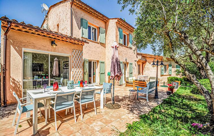 Location de vacances pour 6 personnes, avec jardin ainsi que terrasse et piscine à Grasse - 2