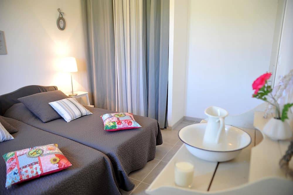 Brand new house, with all comfort and pool, at the foot of the Mont Ventoux. in Vaison-la-Romaine, Parc naturel régional du Mont-Ventoux