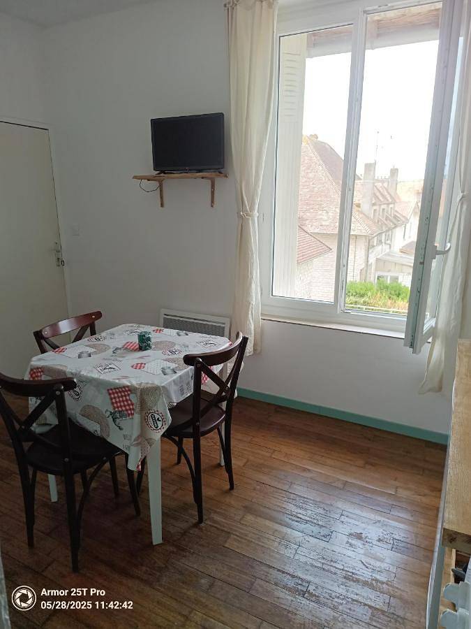 Gîte pour 3 personnes, avec vue, animaux acceptés à Le Vigeant - 4