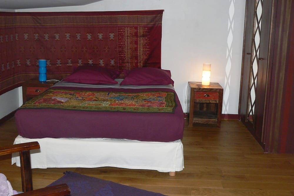 Le Petit Siam - Chambre d'hôtes de charme avec Sb partagée - Centre Clermont-Fd in Clermont-Ferrand, Parc naturel régional des Volcans d'Auvergne