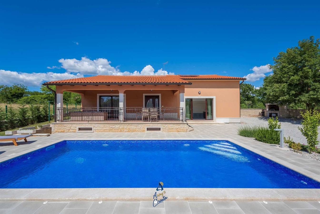 Villa met zwembad en wellness, privacy gegarandeerd in Tinjan, Centraal Istrië