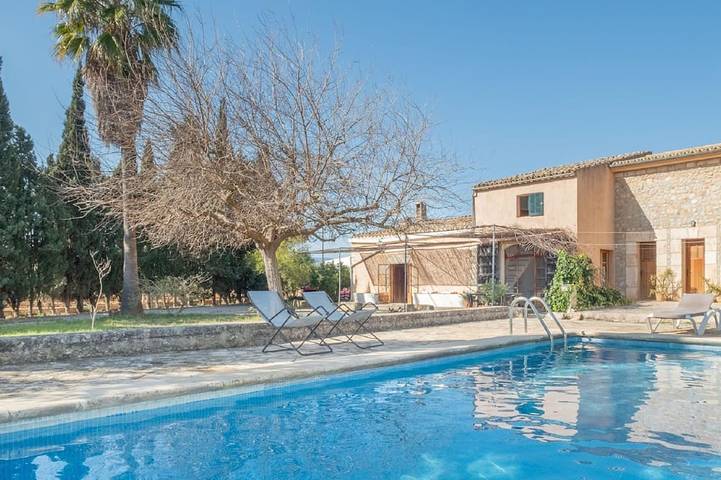 Finca für 4 Personen, mit Terrasse und Pool sowie Garten in Binissalem