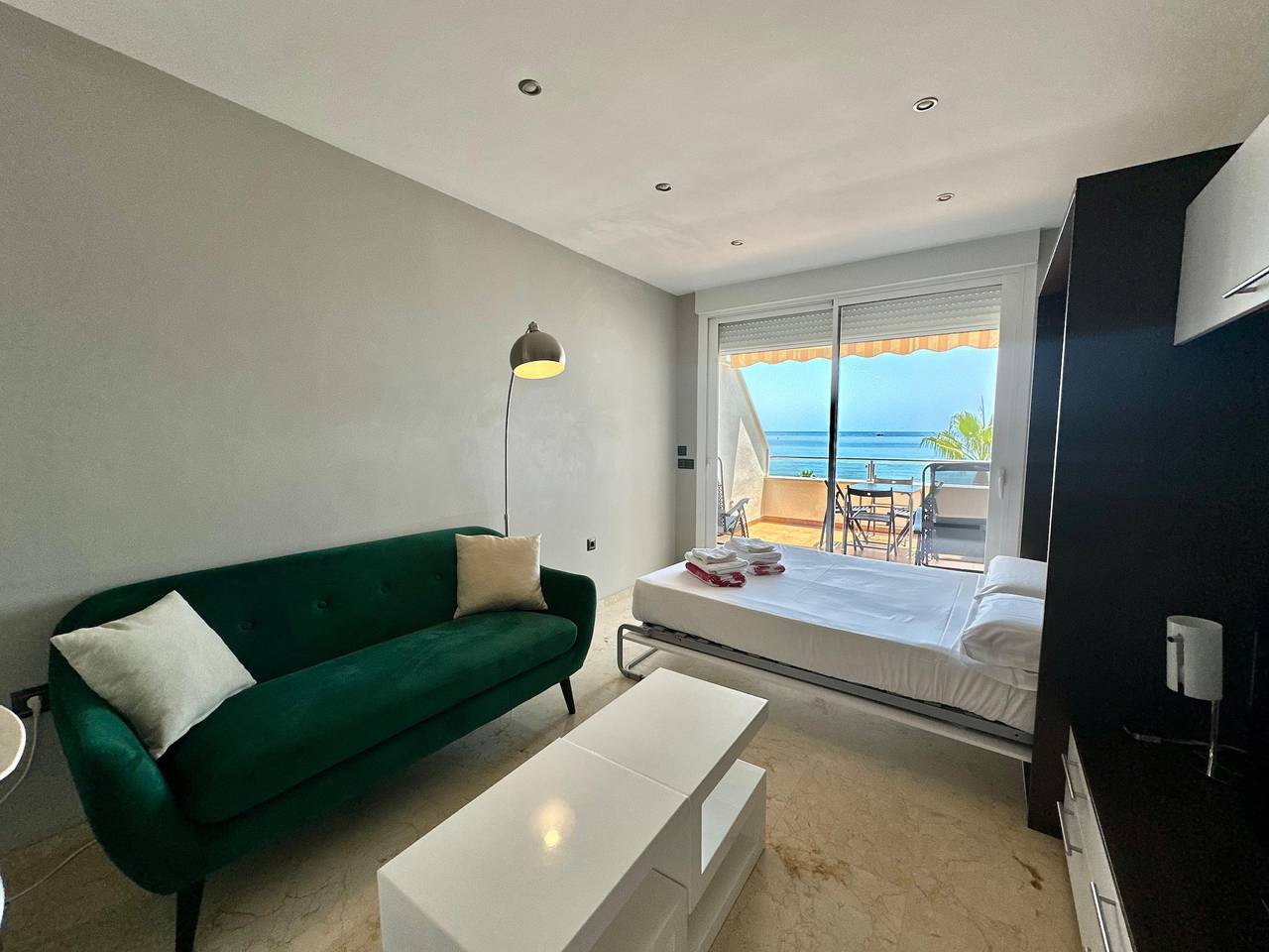 Studio entier, Casa Roterdam - Primera línea de playa  in Playa El Bajondillo, Torremolinos