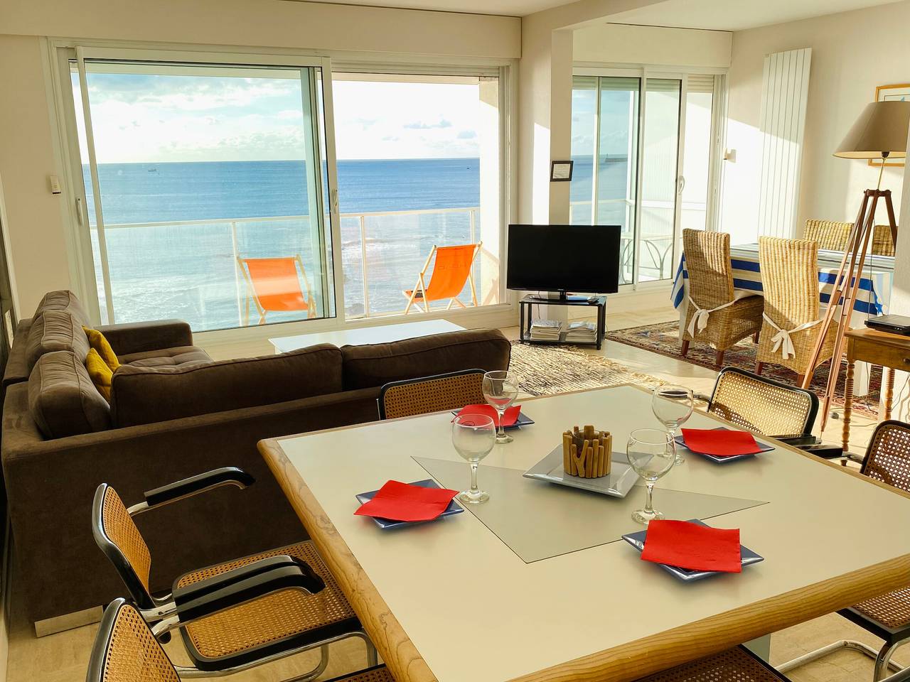 Apartamento entero, Apartamento Elegante con Balcón, Garaje y Wifi Frente al Mar in Les Sables-d'Olonne, Vandea