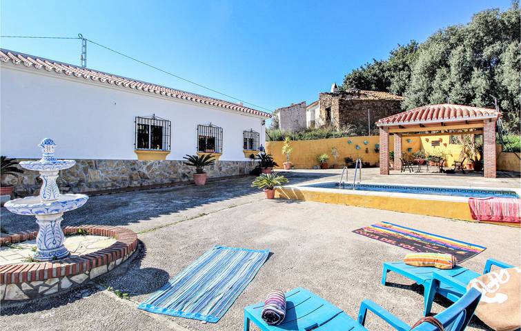 Ferienhaus für 6 Personen, mit Terrasse und Pool in Torrox