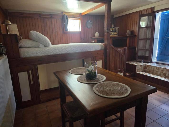 Gîte pour 2 personnes, avec vue ainsi que jardin et terrasse dans Lac de Castillon - 4