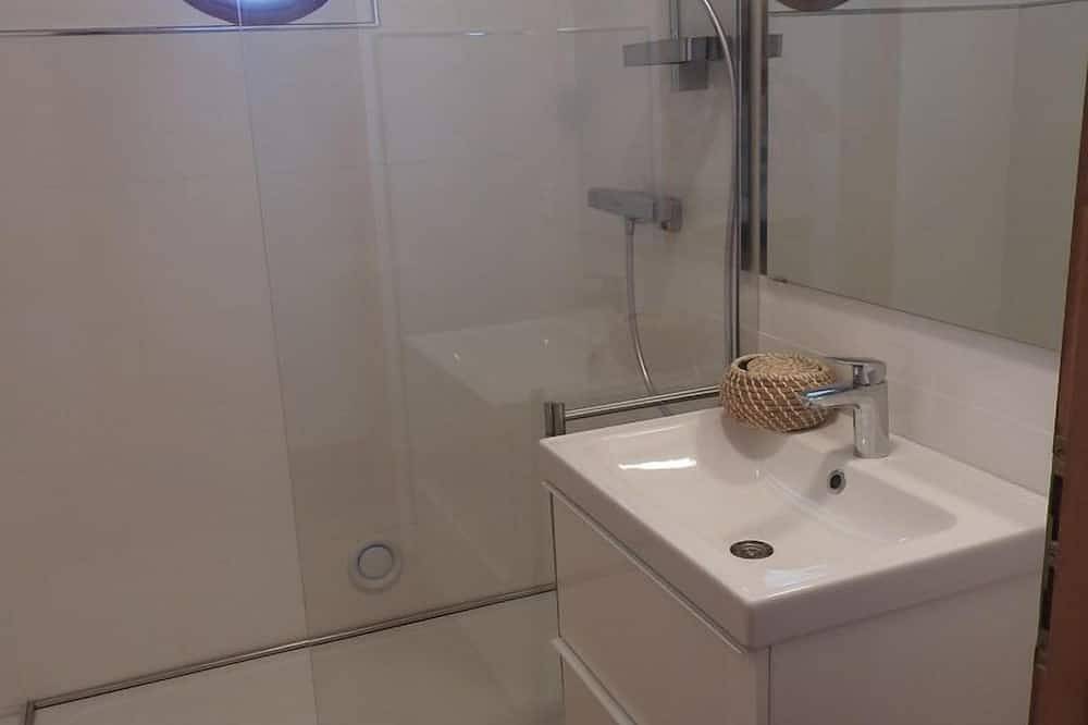 Apartamento entero, Studio Aix 30 m² de jardín inglés, cerca del centro y del arco del río. in Aix-en-Provence, Region de Aix-en-Provence
