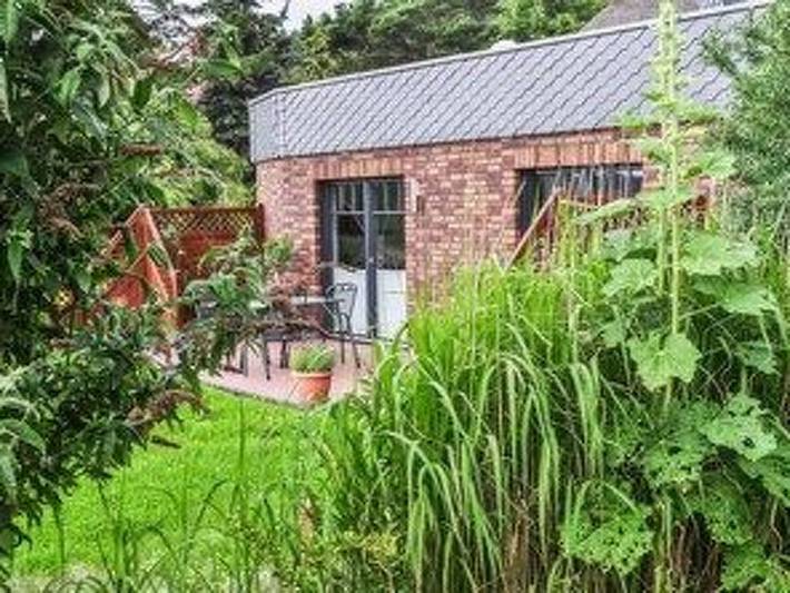 Bungalow für 2 Personen, mit Garten und Sauna in Sellin - 2