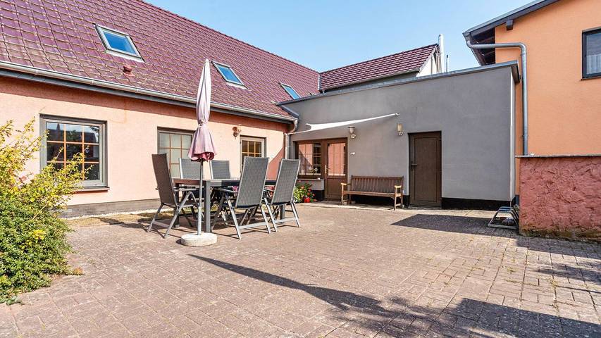 Ferienwohnung für 4 Personen, mit Garten in Malchin