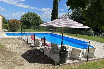 Gîte pour 6 personnes, avec terrasse et jardin à Marcillac-Saint-Quentin