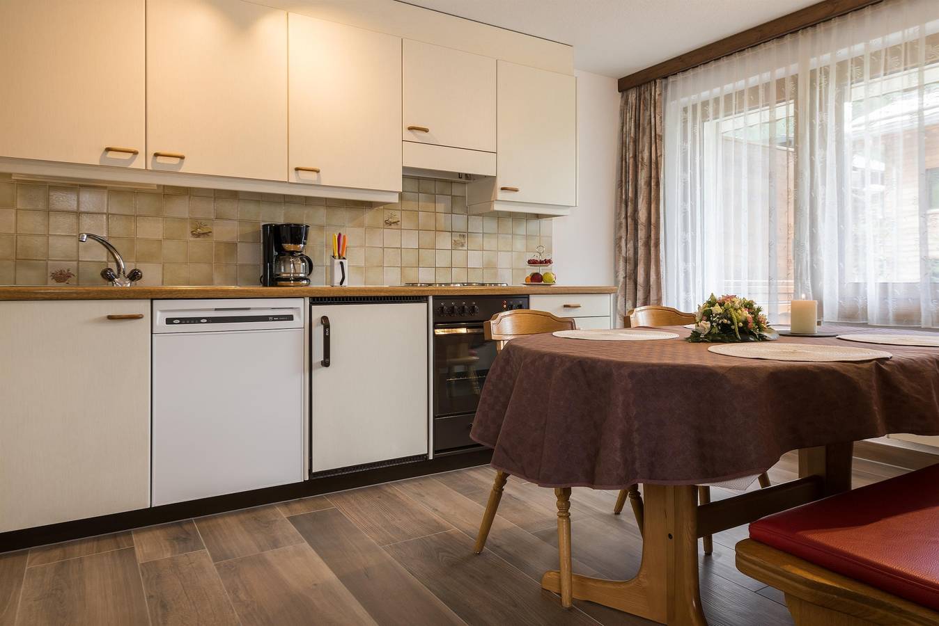 Ganze Ferienwohnung, 5-Bettwohnung Nr. 5 in Saas-Almagell, Walliser Alpen