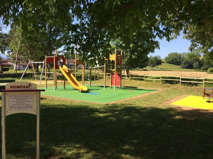 Location de vacances pour 2 personnes, avec terrasse et jardin à Oloron-Sainte-Marie - 4