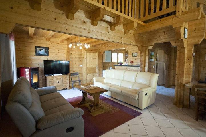 Gîte pour 12 personnes avec jardin in Charcier, Jura Francais