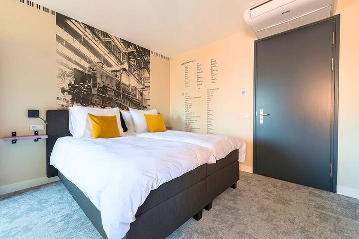 Ganze Wohnung, Minimalistisches und modernes Apartment mit privater Küche und Badezimmer in Tilburg, Nordbrabant