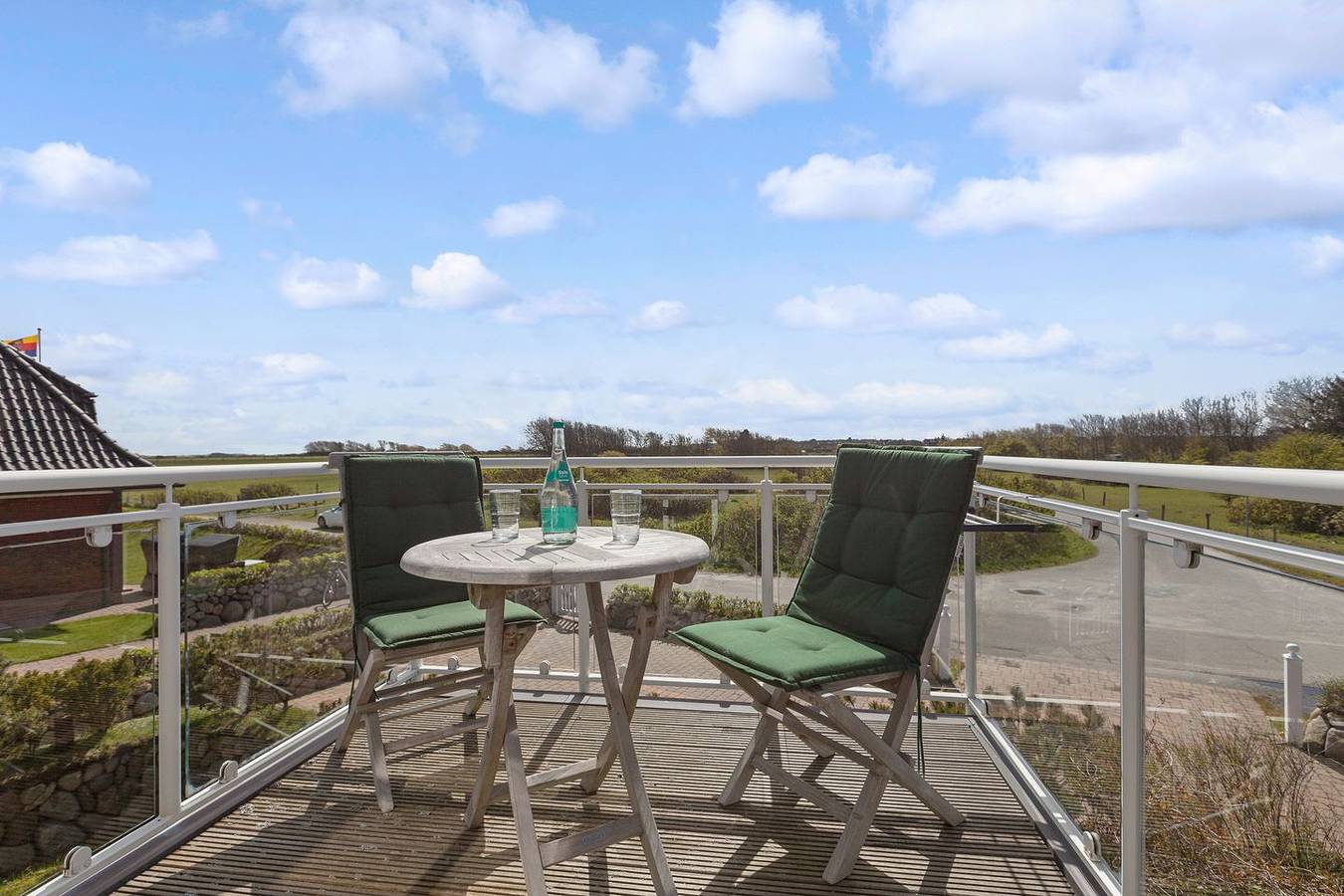 Ganze Wohnung, In idyllischer Lage befindliches 2-Raum Domizil im Ober- & Dachgeschoss in Wenningstedt, Sylt