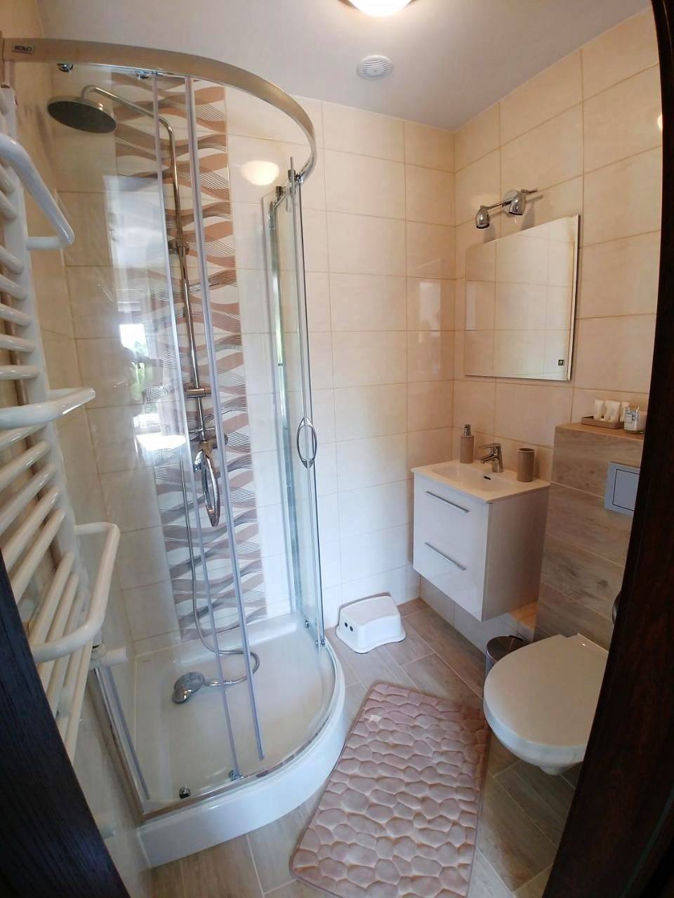 Ganze Ferienwohnung, Double Room with Private Bathroom in Kamień Pomorski, Baltic Sea Pomerania