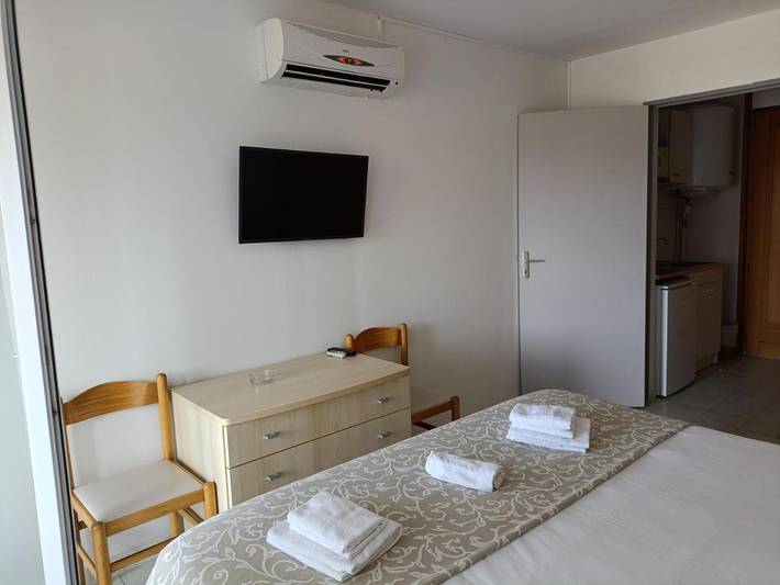 Parc de vacances pour 4 personnes, avec piscine et jardin en Corse - 2