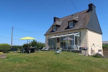 Gîte pour 7 personnes, avec balcon et jardin, animaux acceptés à Kermaria-Sulard