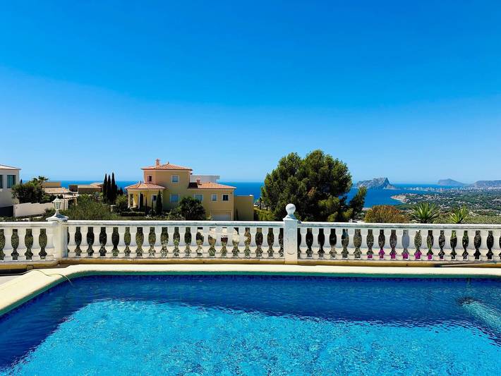 Chalet para 6 personas, con terraza además de piscina y jardín, Familias con niños en Marina Alta