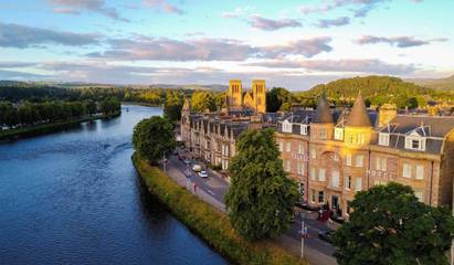 Hotel für 2 Personen, mit Whirlpool und Pool sowie Sauna, mit Haustier in Inverness