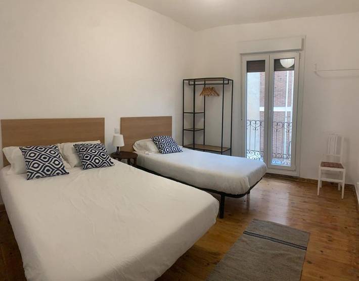 Apartamento de vacaciones para 8 personas, con balcón y piscina, Se admiten mascotas en Rioja Media - 3