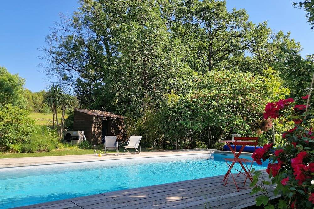 Gîte nature avec vue, piscine & atelier céramique in Soumont, Région de Lodève