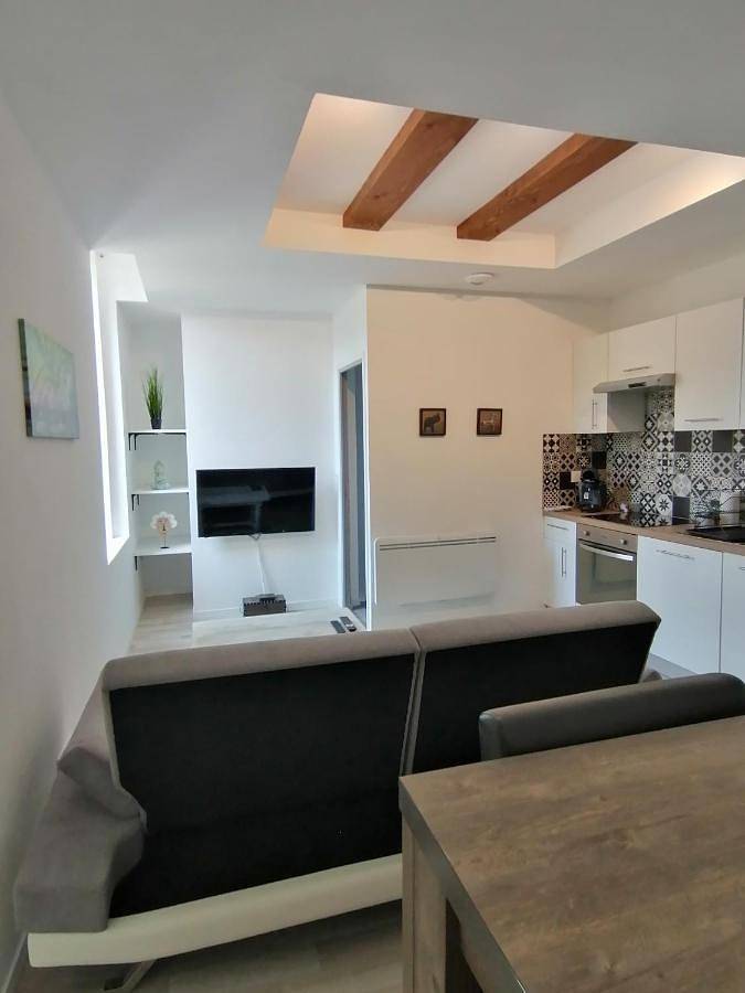 Appartement entier, One-Bedroom Apartment in Tonneins, Région de Marmande