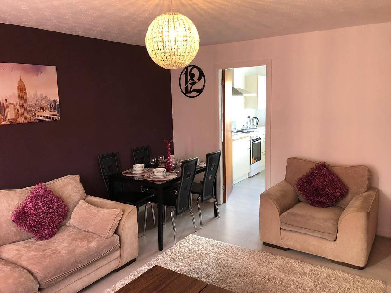 Geheel vakantieappartement, Stunning 2-Bed Serviced Selfcatering Apartment in Edinburgh, Lothian