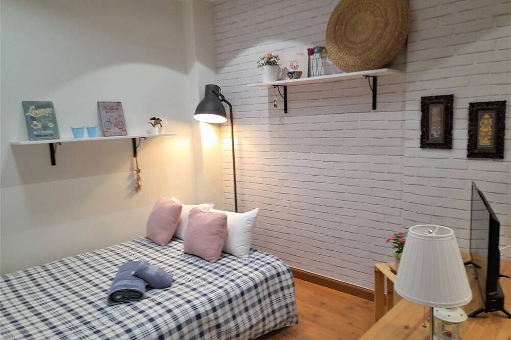Entire apartment, Apartment in center with free private parking. in Logroño, La Rioja Province