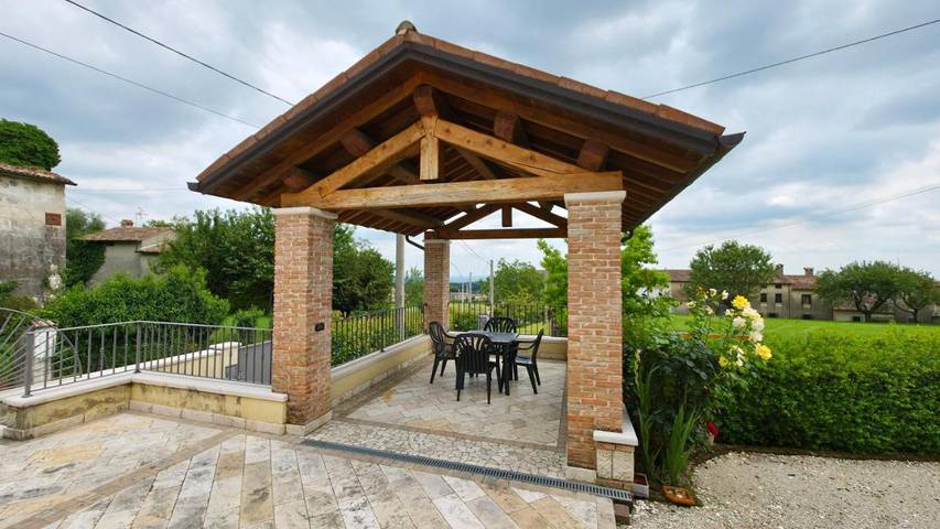 Gîte pour 5 personnes, avec jardin ainsi que terrasse et vue, animaux acceptés à Paderno del Grappa - 2