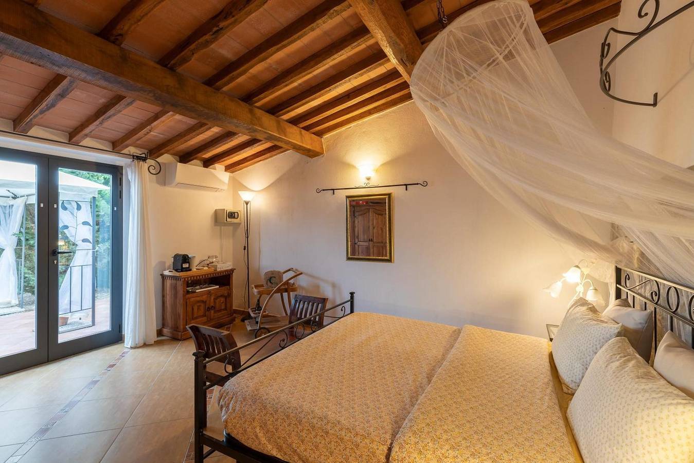 Camera 'La Suite - Casale Rosmarino' con Giardino Privato, Wi-Fi e Aria Condizionata in Suvereto, Costa degli Etruschi