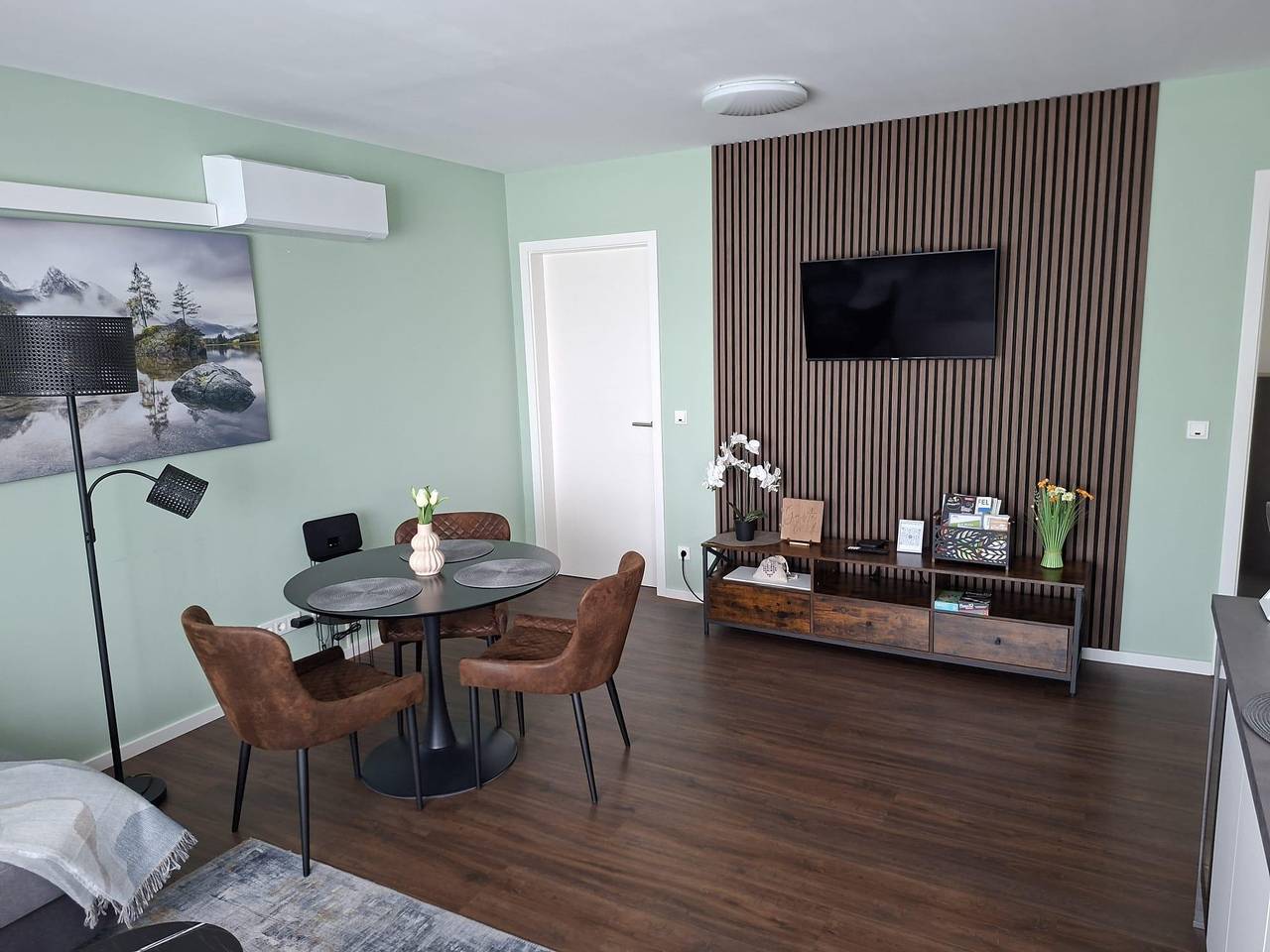 Entire holiday apartment, Apartment, shower, toilet, 1 bed room in Bitburg, Eifelkreis Bitburg-Prüm
