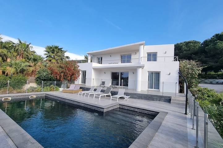 Villa pour 10 personnes, avec jardin et balcon à Calvi