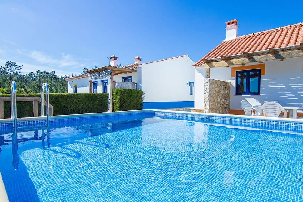 Digne Yellow Villa, Pool, Bbq in Rogil, Distrito de Faro