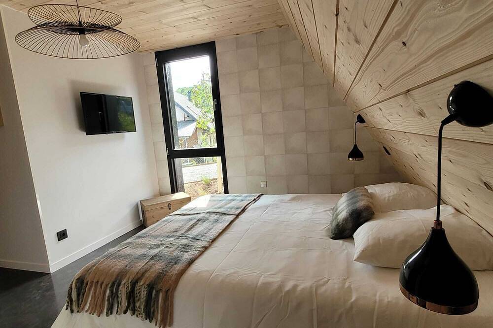 Delta-Berghütte-Komfort-Ensuite mit Bad in Chambon-sur-Lac, Regionaler Naturpark Volcans d'Auvergne