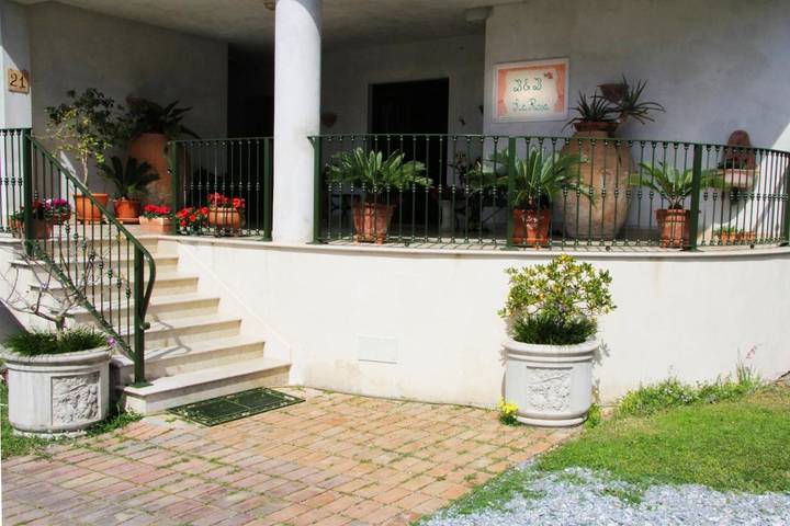 B&b per 4 persone, con panorama e terrazza nonché giardino in Amantea