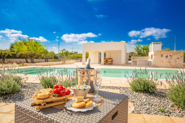 Trullo per 6 persone, con giardino in Ceglie Messapica