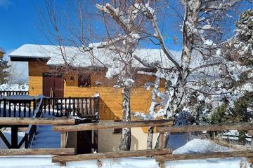 Gîte pour 10 personnes, avec jardin à Eyne