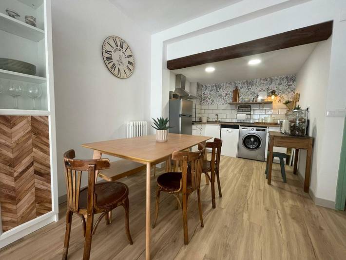 Ganze Wohnung, Gemütliches, renoviertes Bergapartment im Zentrum von Villanúa für 4 Personen in Villanúa, Aragonesische Pyrenäen